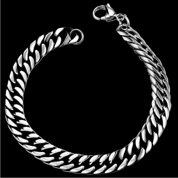 New!! Solid Stainless Steel Cuban link Bracelet. - Picture 4 of 5